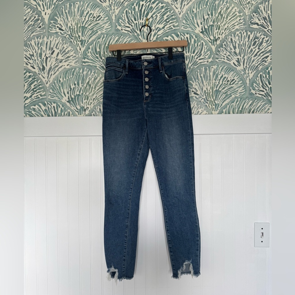 Abercrombie and Fitch Dark Wash High Rise Super Skinny Ankle Jeans in Women’s 28